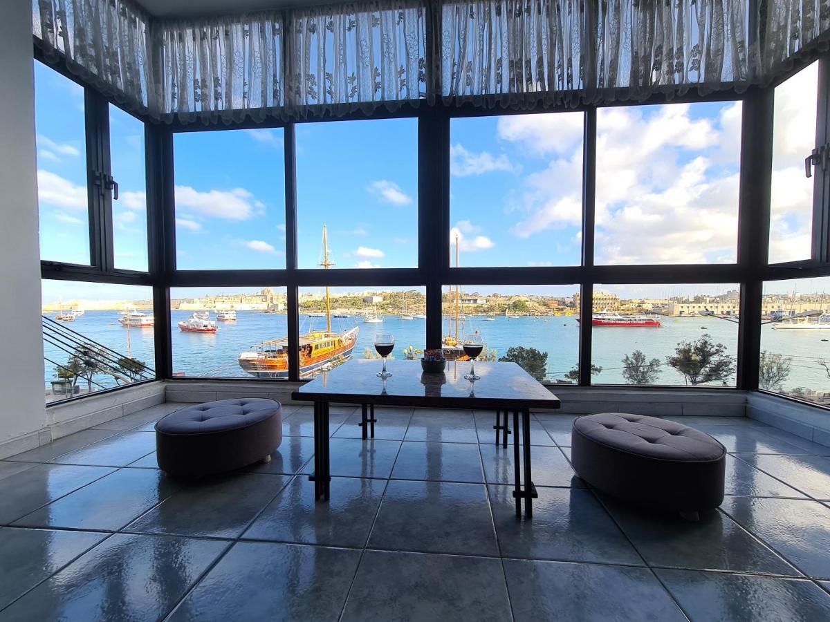 Spacious Seafront Apt Next To Sliema-Valeta Ferry 외부 사진